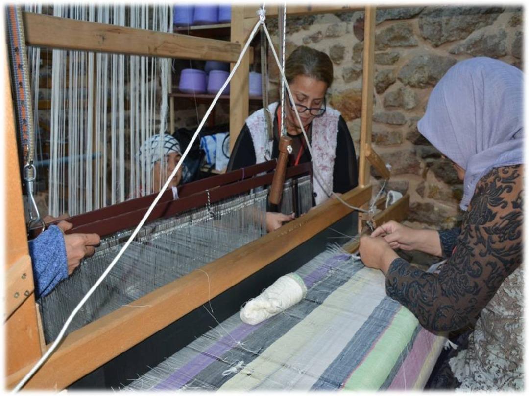 Unutulmaya y&uuml;z tutmuş el sanatları Nallıhan&rsquo;da ustasıyla buluştu