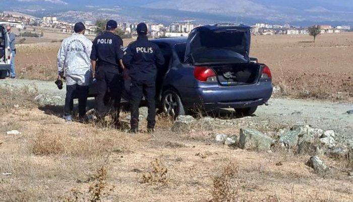 Kan donduran kıskançlık cinayeti! Yoldan geçen diğer araç sürücüler haber verdi