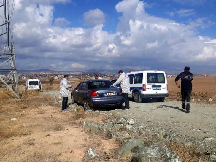 Kan donduran kıskançlık cinayeti! Yoldan geçen diğer araç sürücüler haber verdi G3