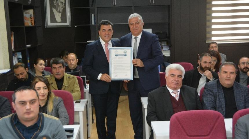 Kardeş şehir Efeler Belediyesi, Ardahan&rsquo;a 2 m&uuml;jde ile geldi