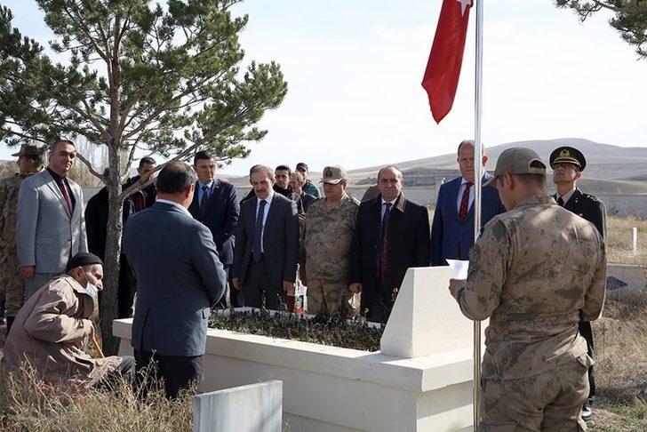 Şehit Recep Eşiyok şehadetinin yıl dönümünde mezarı başında anıldı G2