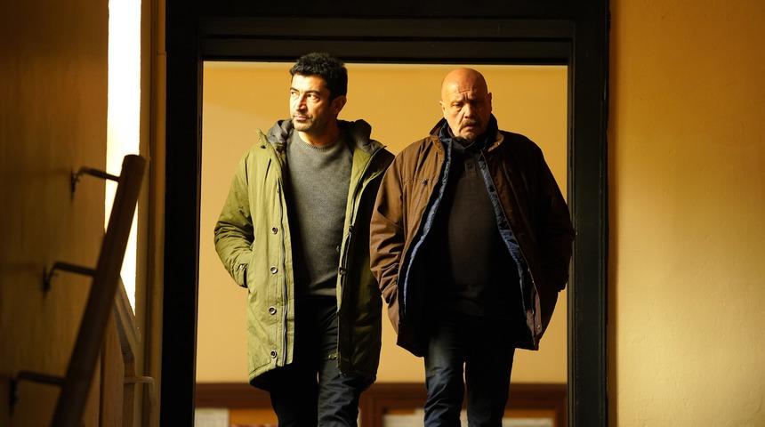 Kenan İmirzalıoğlu'nun yeni dizisi Alef'ten ilk fotoğraflar yayınlandı! İşte Alef dizisi konusu ve oyuncuları