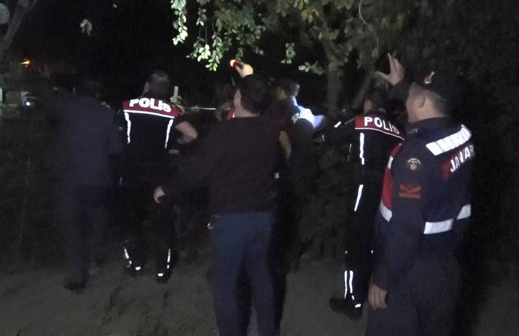 Kovalamaca çatıda bitti! Tabancasının mermisi bitince polislere kiremitlerle saldırdı! G3