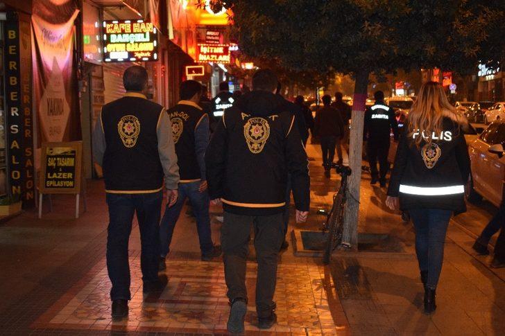 Malatya’da bir yolcu otobüsünde 2,5 kilo esrar yakalandı G1