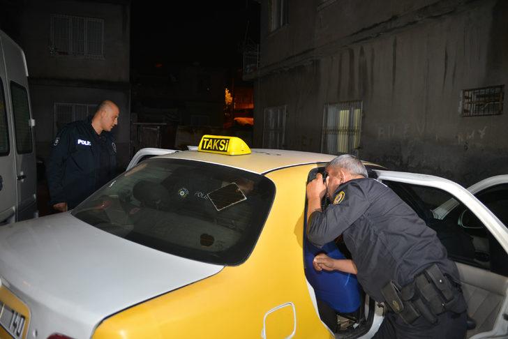 Adana'da 'dur' ihtarına uymayan sürücü polisi alarma geçirdi G4