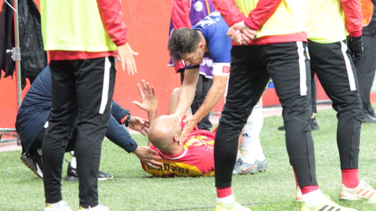 Emre Bel&ouml;zoğlu'ndan k&uuml;f&uuml;r a&ccedil;ıklaması