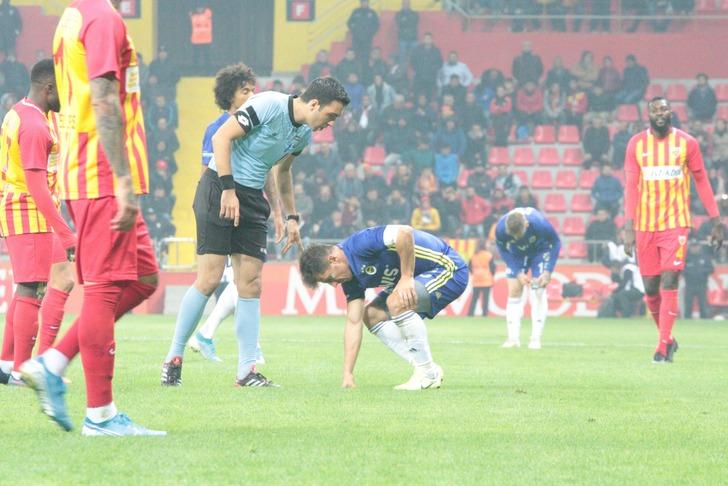 Emre Belözoğlu'nun sol bacağında yırtık tespit edildi G4