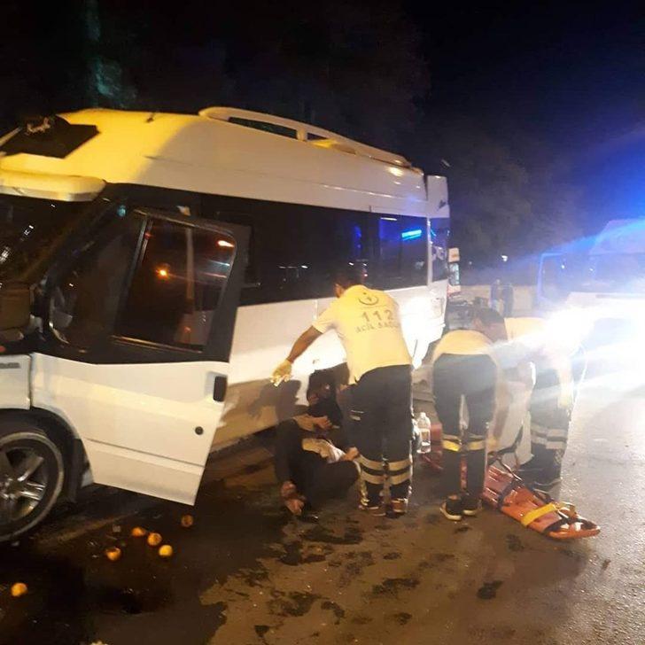 Kahramanmaraş'ta işçi servis minibüsü kaza yaptı: 10 yaralı G3
