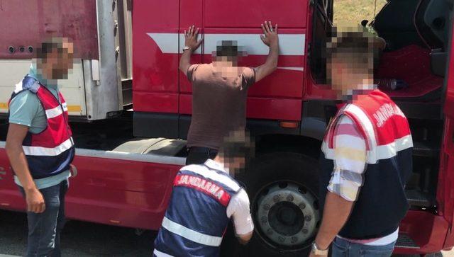 Avrupa’ya giden tıra operasyon: 102 kilo eroin ele geçirildi 1