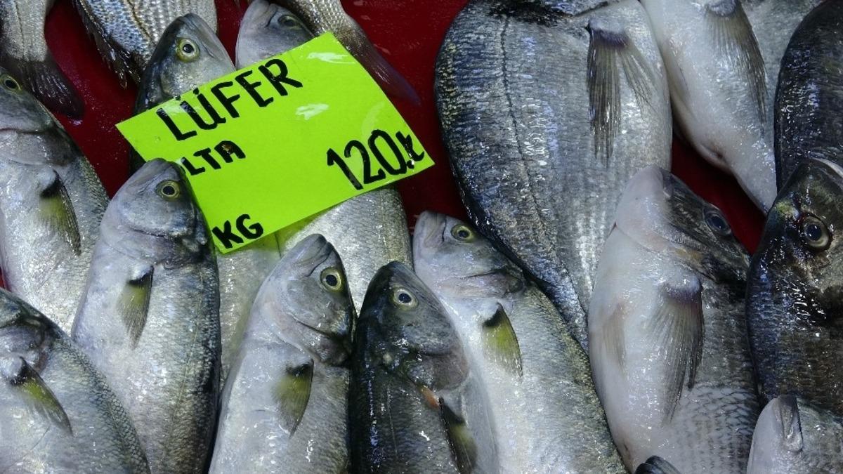 Denizlerin prensi l&uuml;ferin kilogram fiyatı bir haftada 60 lira d&uuml;şt&uuml;