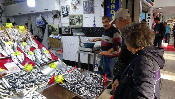 Denizlerin prensi lüferin kilogram fiyatı bir haftada 60 lira düştü G4