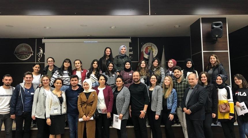 AD&Uuml;&rsquo;l&uuml; &ouml;ğrencilere  &lsquo;&Ccedil;ocuk ve Yetişkin Temel Yaşam Desteği&rsquo; eğitimi