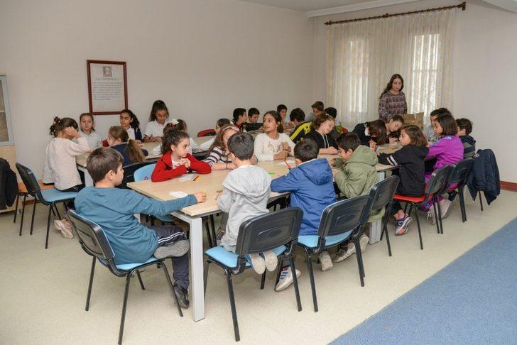 Lösemili çocuklar için maske taktılar G1