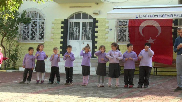 Cami avlusuna konulan konteynerde eğitim devam ediyor G1