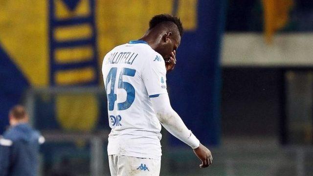 Mario Balotelli - İtalya'da golcü futbolcuya ırkçı tezahüratlara tepki: 'Kimliğini belirleyen derisinin rengi değil'