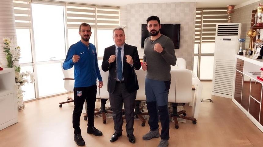 Emre Şahin, &ouml;nce kampta sonra tatamide ter d&ouml;kecek