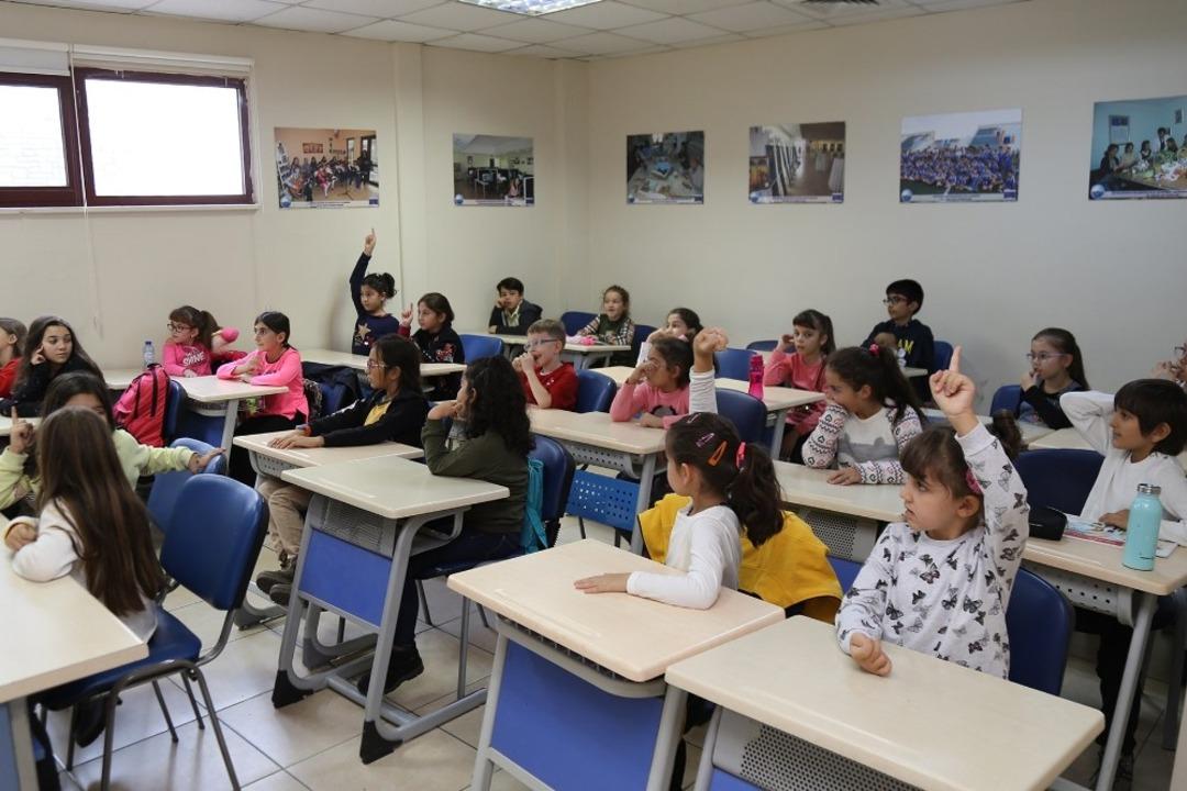 B&uuml;y&uuml;k&ccedil;ekmeceli &ccedil;ocuklara &uuml;cretsiz resim kursu