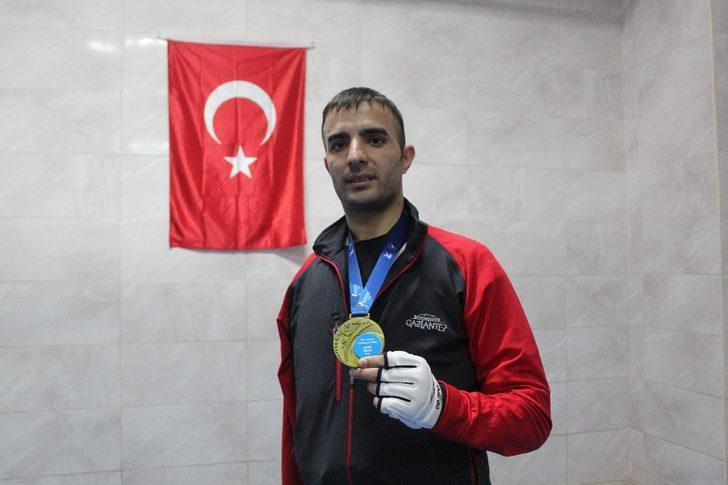 Tek kolu olmayan milli sporcu ayaklarıyla dünyaya meydan okuyor G4