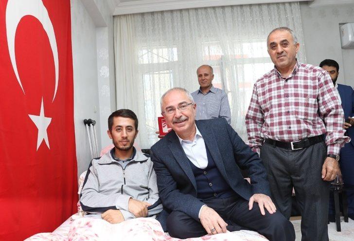 Vali Yaman, Barış Pınarı Harekatı gazisini ziyaret etti G1