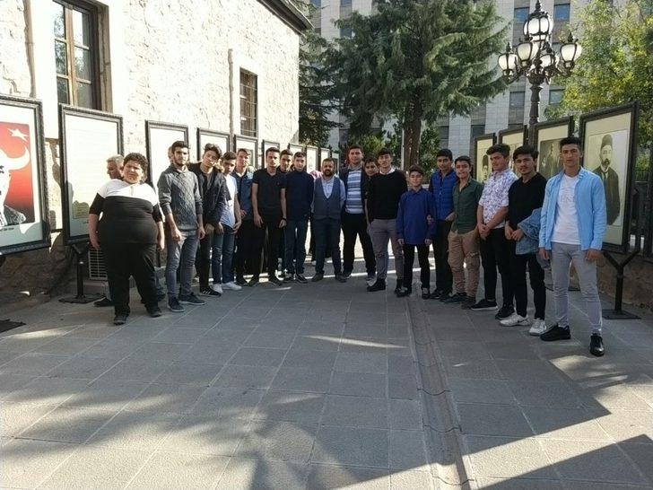 Kıraathane müdavimi öğrencilerden anlamlı ziyaret G2