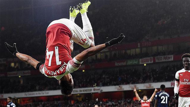 Arsenal'de Xhaka'nın yerine kaptanlığa Aubameyang getirildi