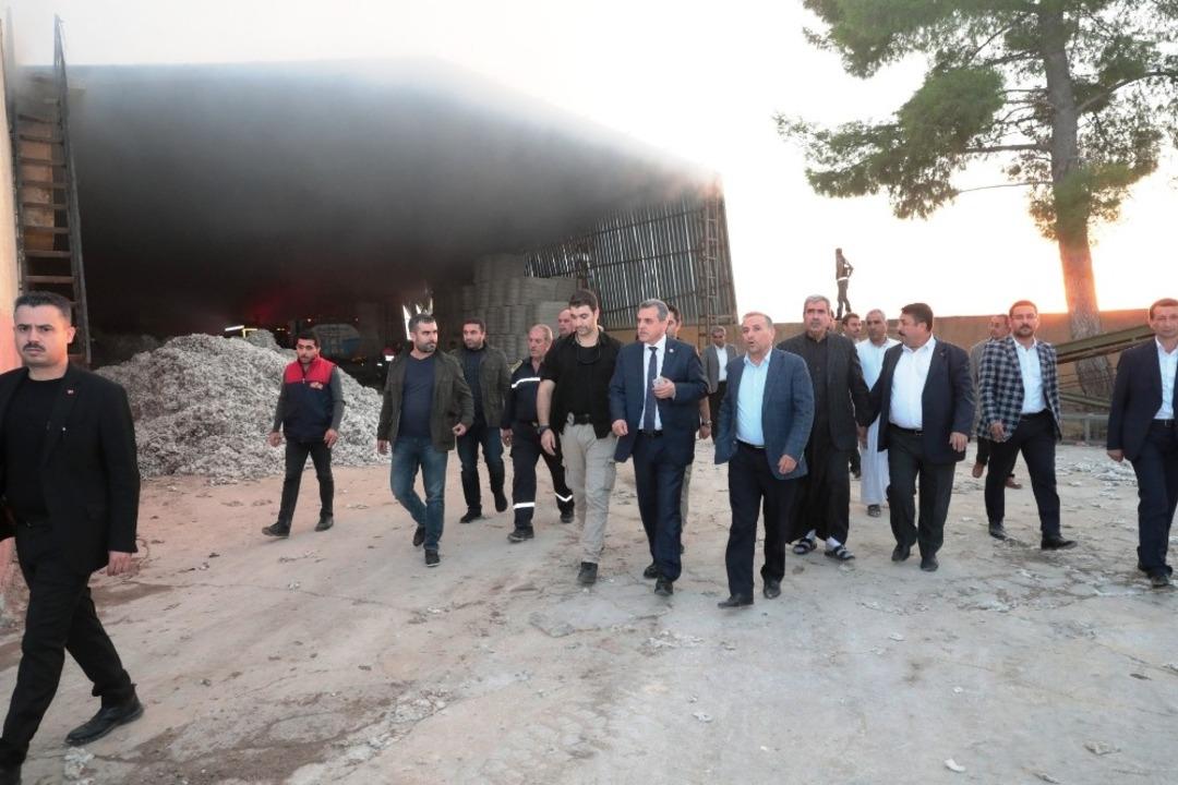 Beyazg&uuml;l fabrika yangınında incelemelerde bulundu