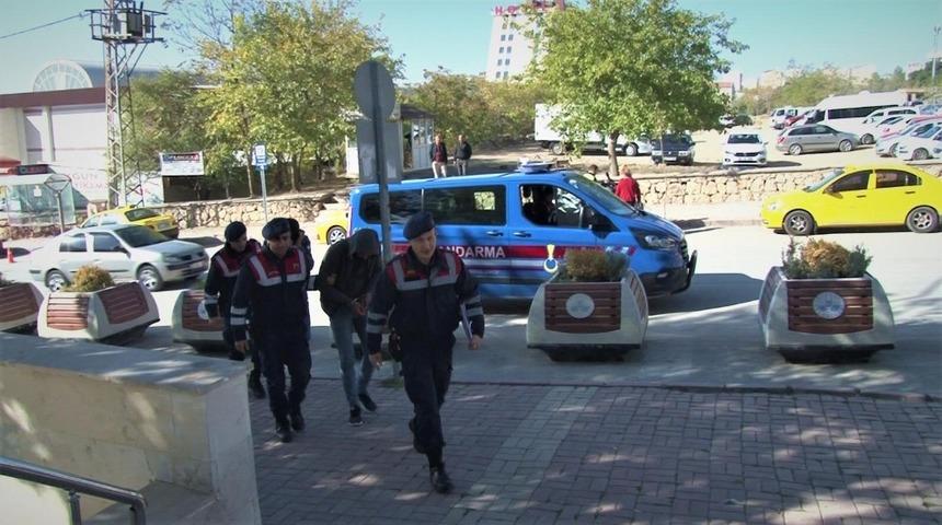 Elazığ&rsquo;da hırsızlık ş&uuml;phelisi 3 şahıs yakalandı