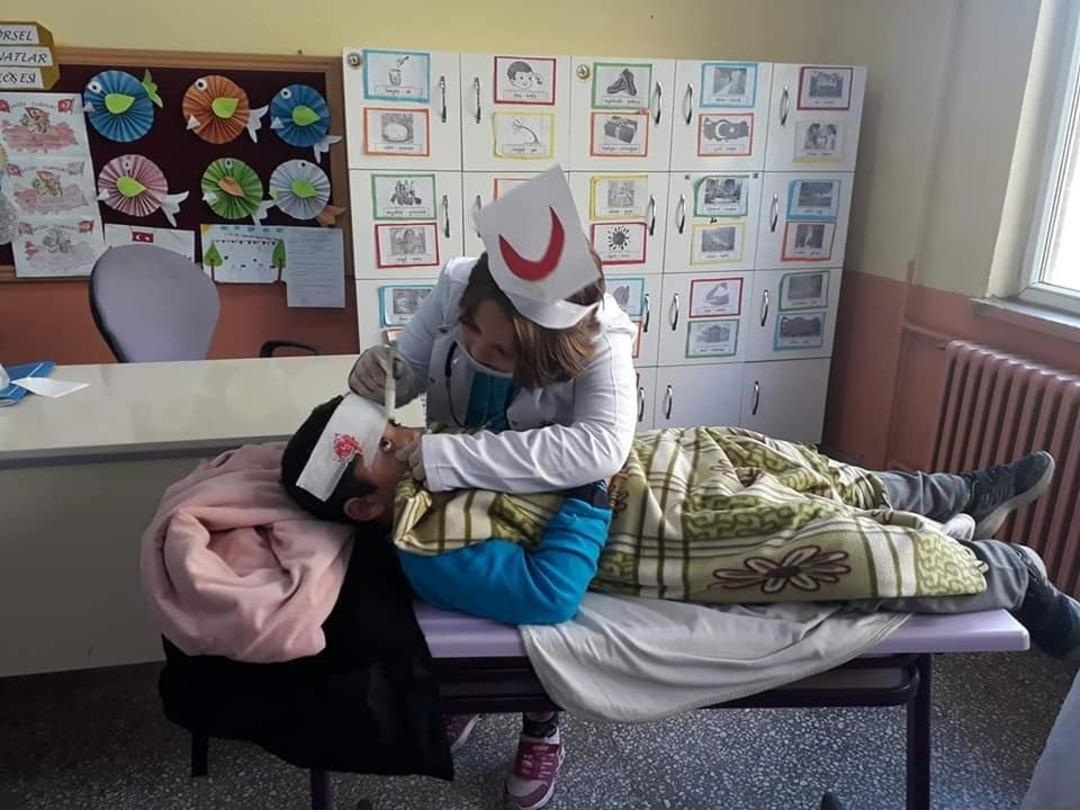 Daday&rsquo;da &ouml;ğrenciler, Kızılayı canlandırdı