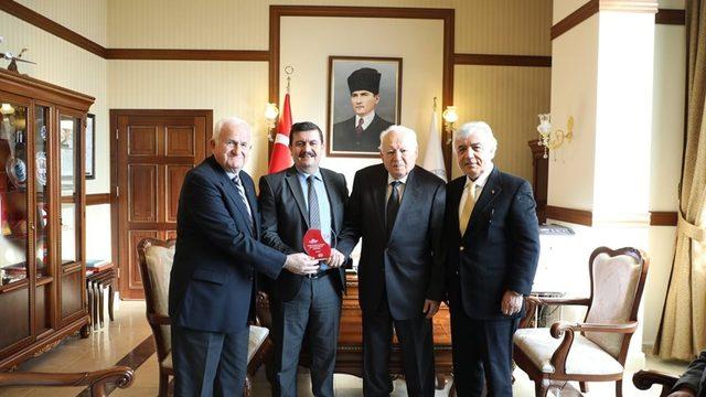 Vali Arslantaş’a, Türk Böbrek Vakfı heyetinden ziyaret