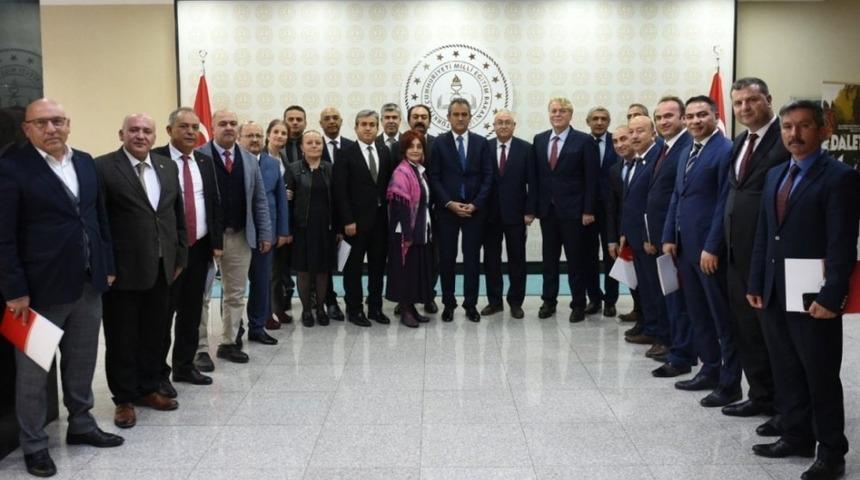 K&uuml;tahya&rsquo;da iki Mesleki ve Teknik Anadolu Lisesi&rsquo;ne teşekk&uuml;r belgesi
