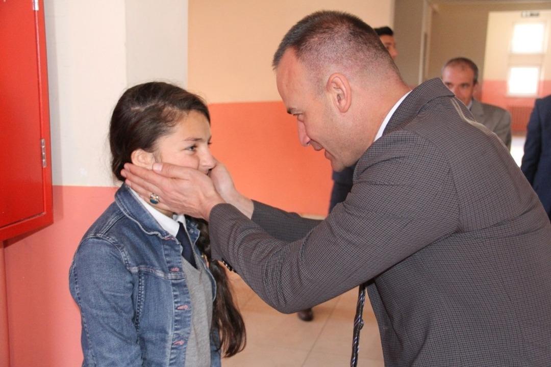 Ağrı Milli Eğitim M&uuml;d&uuml;r&uuml; Tekin, Eleşkirt&rsquo;te &ouml;ğretmenlerle bir araya geldi