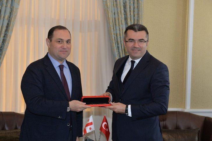 Gürcistan Büyükelçisi Janjgava’dan Vali Memiş’e ziyaret G4