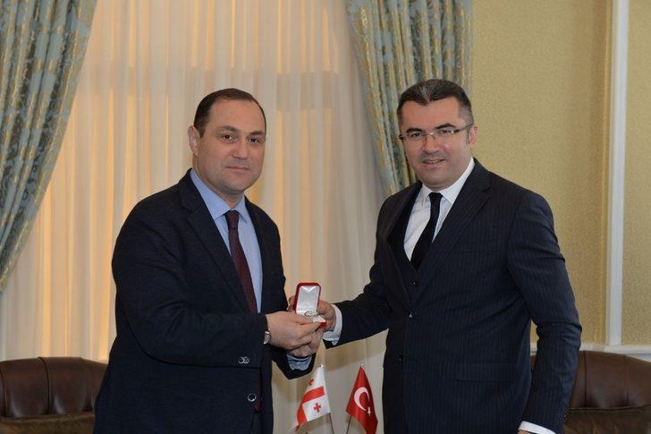 Gürcistan Büyükelçisi Janjgava’dan Vali Memiş’e ziyaret G5