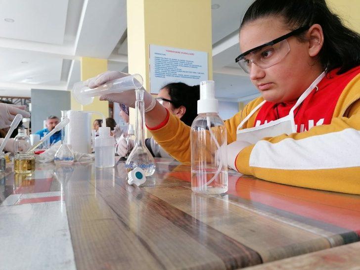 Öğrenciler Atabey Gençlik Kampında bilimle tanışıyor G2