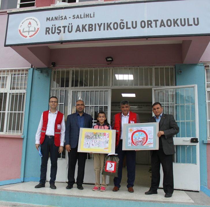 Kızılay yarışmasında dereceye girenler ödüllendirildi G3