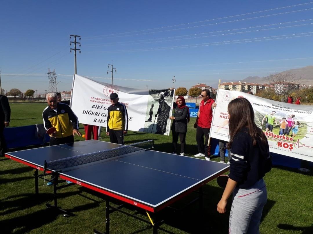 Huzur evinde yaşlılar ve gen&ccedil;ler buluşması