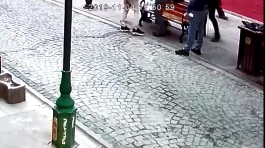 Trafikte tartıştığı şoförü, bir gün sonra sokak ortasında dövdü