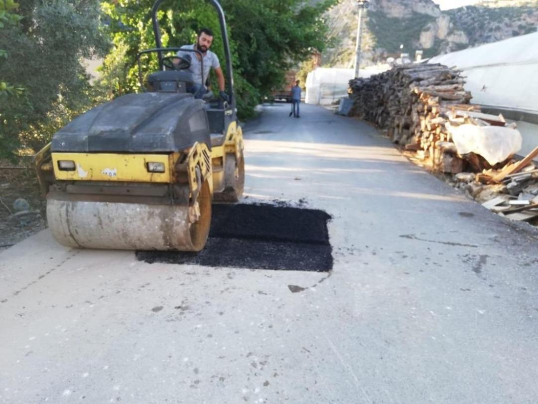ASAT&rsquo;tan Korkuteli ve Demre&rsquo;ye asfalt