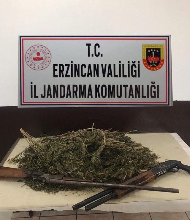 Erzincan'da esrar ve ruhsatsız tüfekler ele geçirildi