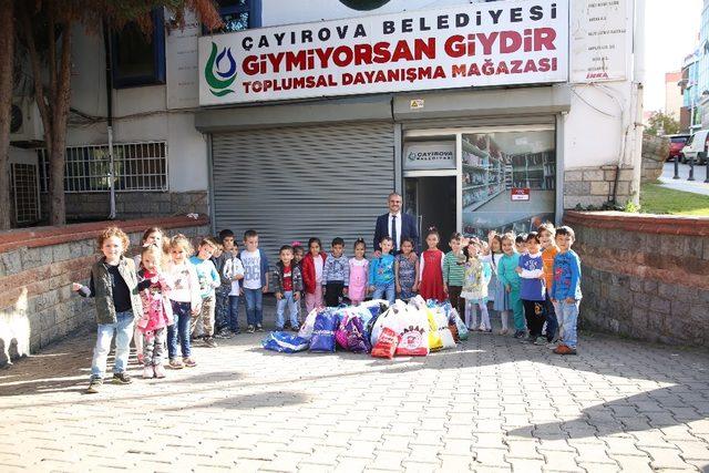 Çocuklardan Toplumsal Dayanışma Mağazasına destek