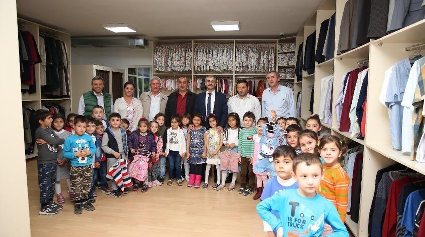 &Ccedil;ocuklardan Toplumsal Dayanışma Mağazasına destek