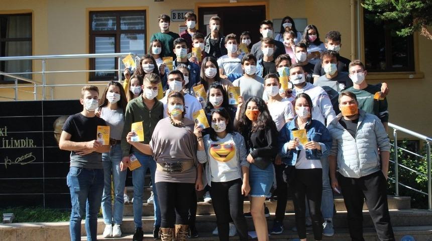 Geleceğin sağlık &ccedil;alışanlarından anlamlı mesaj