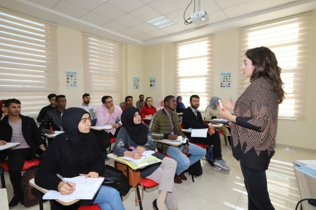 21 farklı &uuml;lkeden &ouml;ğrenciler NEV&Uuml;&rsquo;de T&uuml;rk&ccedil;e ve T&uuml;rk K&uuml;lt&uuml;r&uuml; &ouml;ğreniyor