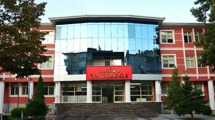 Vali Akın, vatandaşları halk g&uuml;n&uuml;nde dinledi