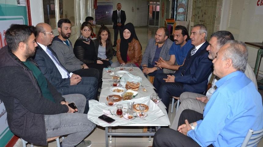 Ekicioğlu: "Koltuktan g&uuml;&ccedil; almak i&ccedil;in değil, koltuğa g&uuml;&ccedil; vermek i&ccedil;in geldik&rdquo;