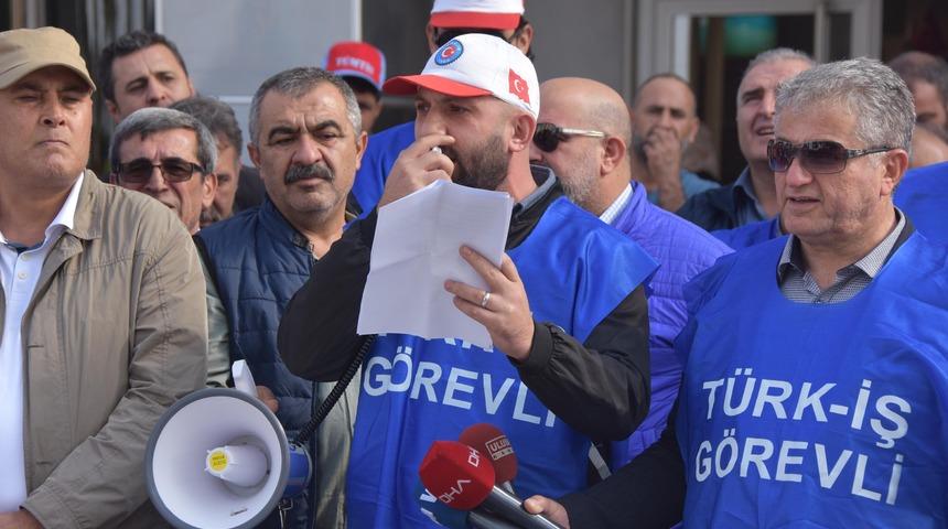 İzmir'de Türk-İş'ten basın açıklaması
