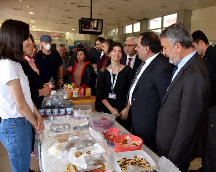 Başkan ve Rektör lösemili çocuklarla G5