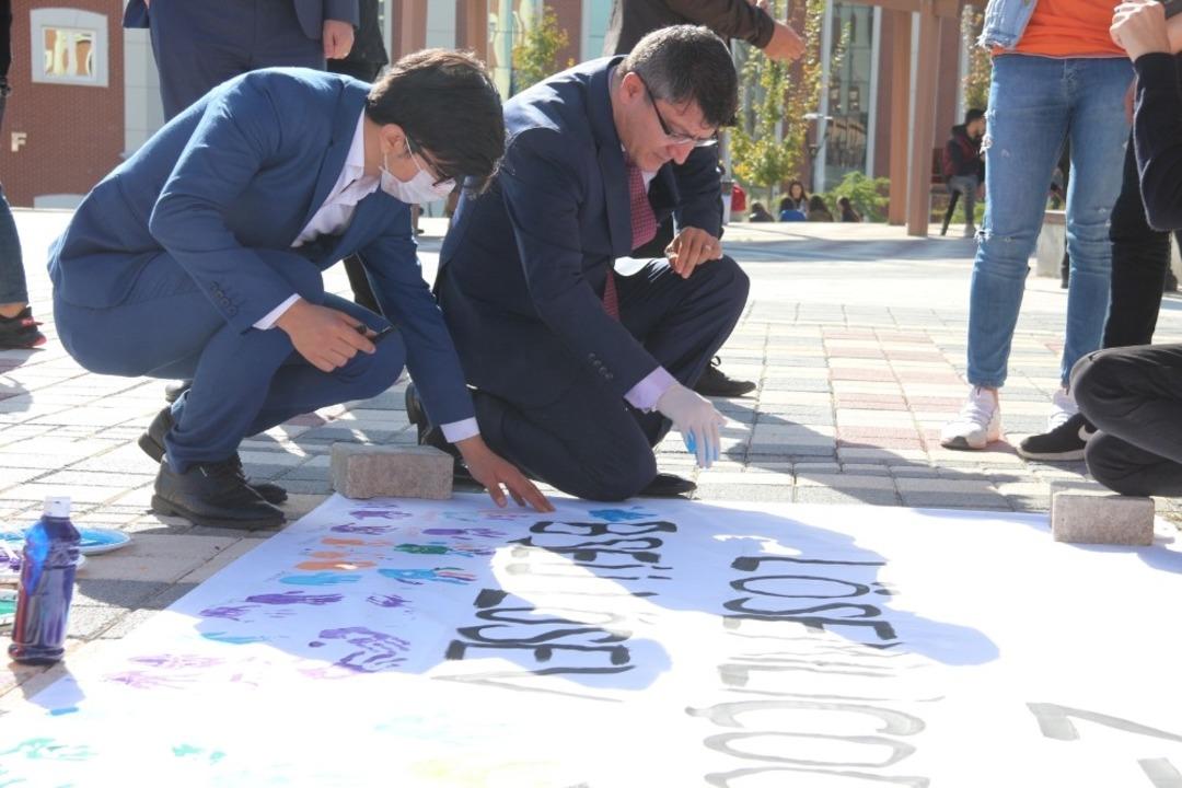 Rekt&ouml;r Taş&rsquo;tan L&Ouml;SEV&rsquo;e destek