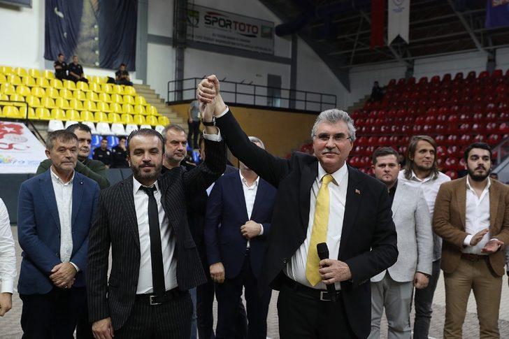 Başkan Yüce: "Sakaryaspor’un her zaman yanındayım" G1