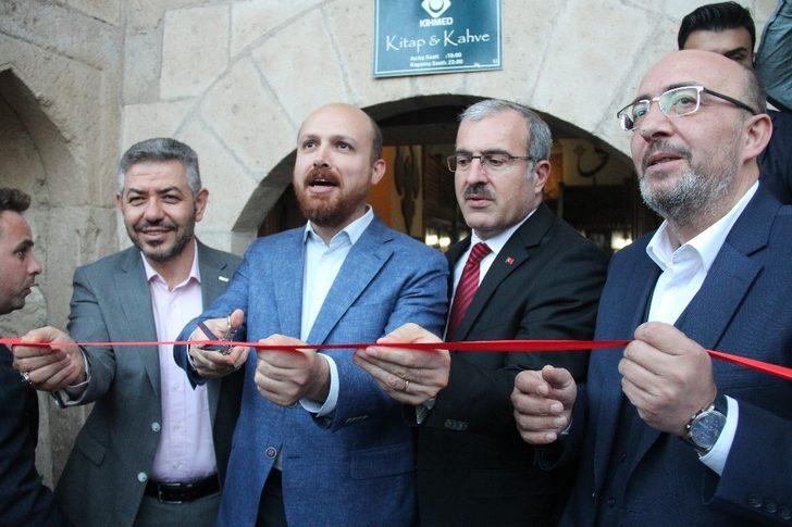 Bilal Erdoğan: "Başarılarından dolayı KİHMED Başkanı Önsay’ı tebrik ediyorum" G1